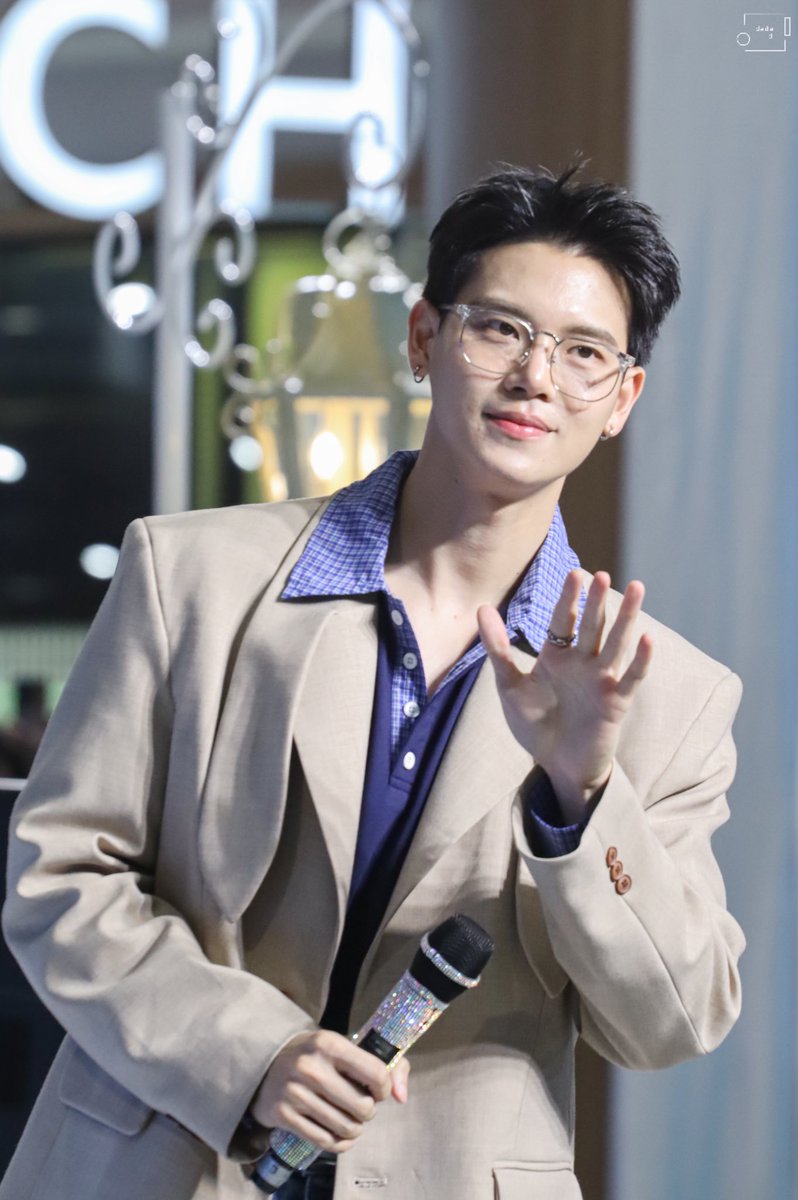 คุณ ᴅᴀᴅᴀ:ʏɪɴ tweet media