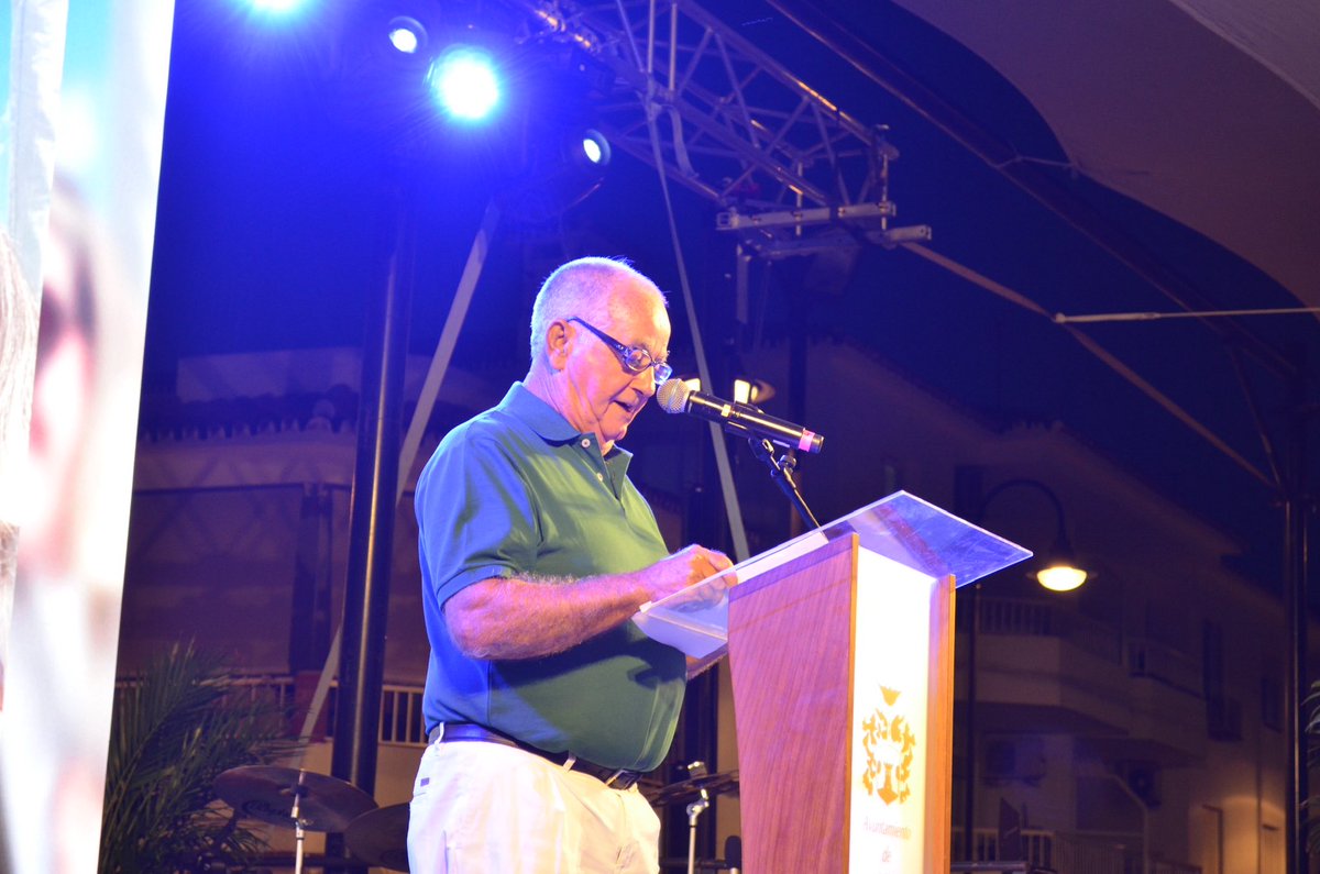 🎡 PREGÓN DE LA FERIA DE LA CALA 2025 

Fue el primer bibliotecario de La Cala y su compromiso con la cultura local le ha canjeado el cariño de sus vecin@s

¡Enhorabuena Paco Lozano por un pregón lleno de amor por tu tierra y tu familia!👏👏