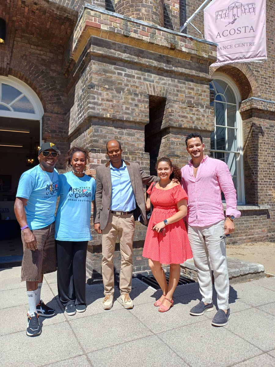 EmbaCuba_UK's tweet image. Cuban Embassy members participated in the launch of "Alafia 2025" at @AcostaDanza Center in London!
From 11–13 July, join singing, percussion & Afro‑Cuban dance workshops. Featuring legendary Domingo Pau, @LUANDAPAU & more.
+Info: misiones.cubaminrex.cu/en/articulo/al…
acostadancecentre.com/product/alafia…