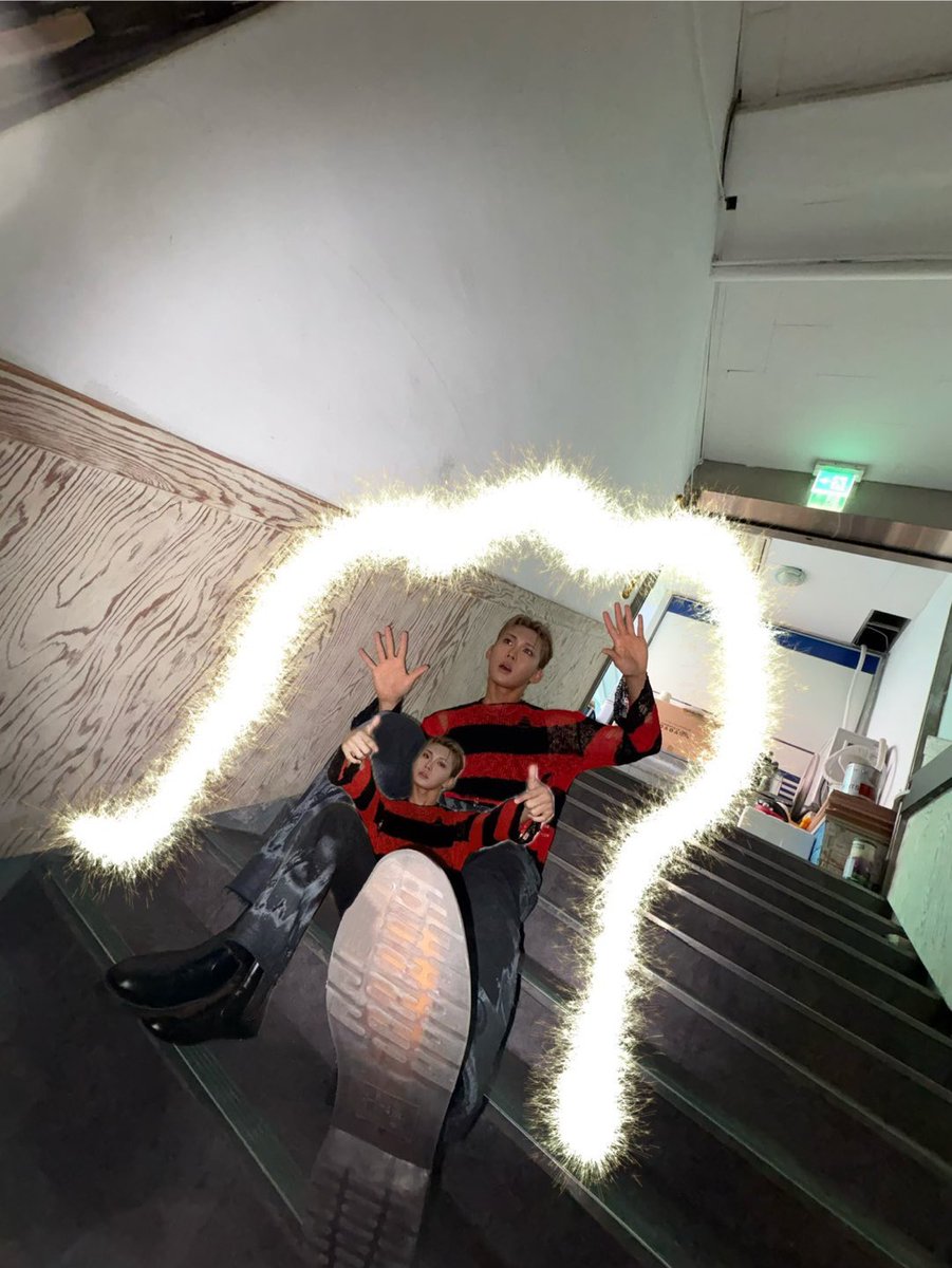 xlovglobal's tweet photo. 250712 — photo 📷

XLOV’s HYUN loves the camera, and the camera (+ PicsArt) loves him! 💙

#XLOV #엑스러브 
#현 #HYUN
#1andOnly #XLOV_1andOnly 
#I_ONE #XLOV_I_ONE https://t.co/bBSul2BEM8