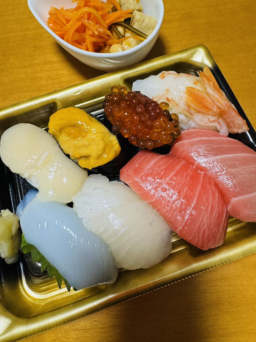 Yukiz11's tweet image. 今日は夫がめっちゃ珍しく飲み会なんで、夕飯はこれにした👍

美味しい💕