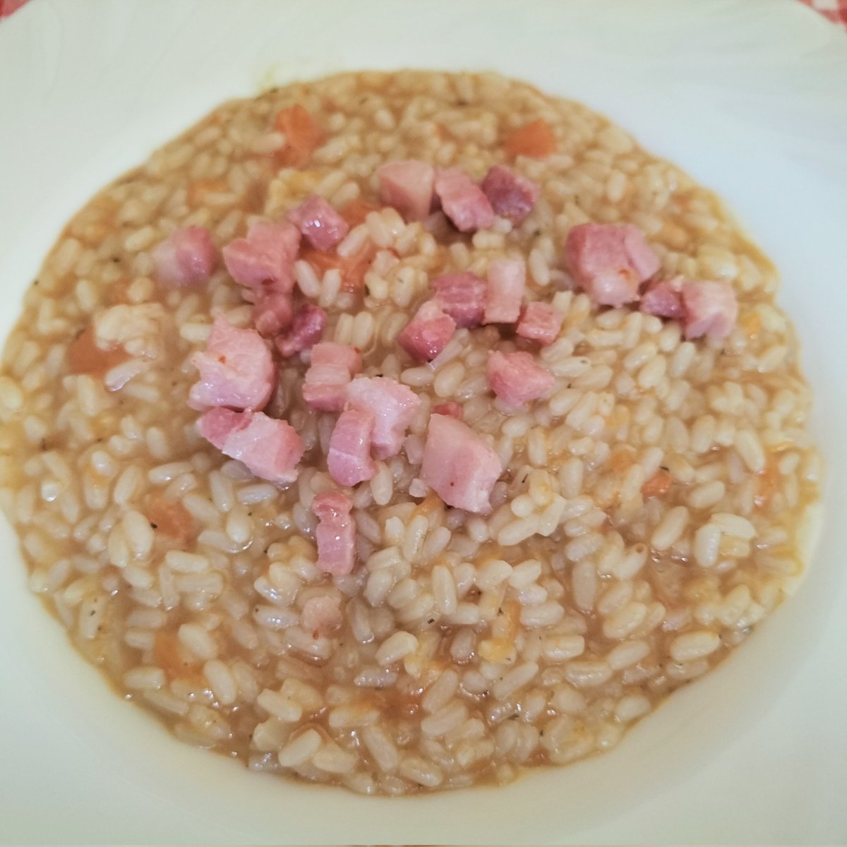 pippo7424's tweet image. Risotto con la zucca. Buon pranzo amici 😋😋
#buonpranzo