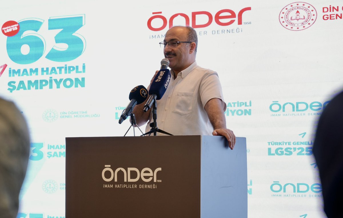 onderihl's tweet photo. 🏅🏆✨İstanbul’daki imam hatipli LGS şampiyonlarımızla buluştuk. 

Türkiye genelindeki 63 şampiyonumuzdan İstanbul’daki 10 öğrencimizi ÖNDER Genel Merkezimizde ağırladık. Genel Başkanımız Abdullah Ceylan ve İstanbul İl Milli Eğitim Müdür Yardımcımız Ahmet Yapıcı gençlere hitap etti. 

Gençlerimizin hedeflerini dinledik, hediyelerini ve plaketlerini takdim ettik. 

Şampiyonlar��mızla gurur duyuyor, başarılarının devamını diliyoruz. 

#lgs2025 #tercihimgeleceğim