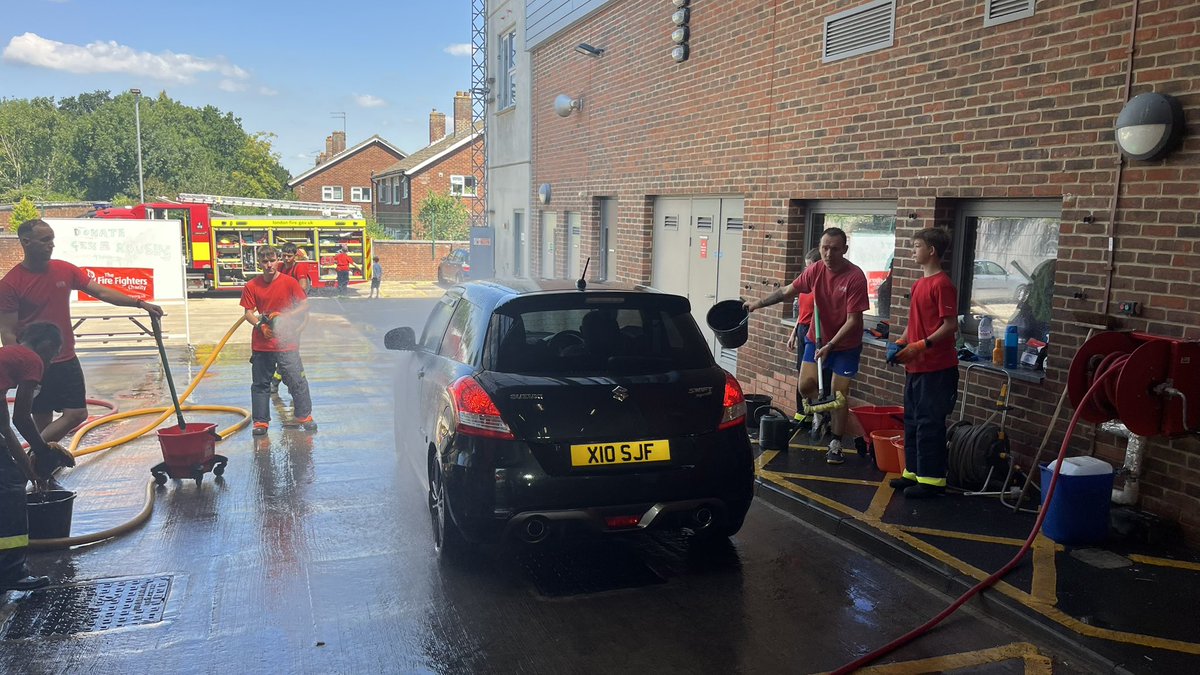 Currently a 2 pump car wash in progress at Orpington Fire Staion! 
Please come and get your car washed in support of Firefighter Charity !