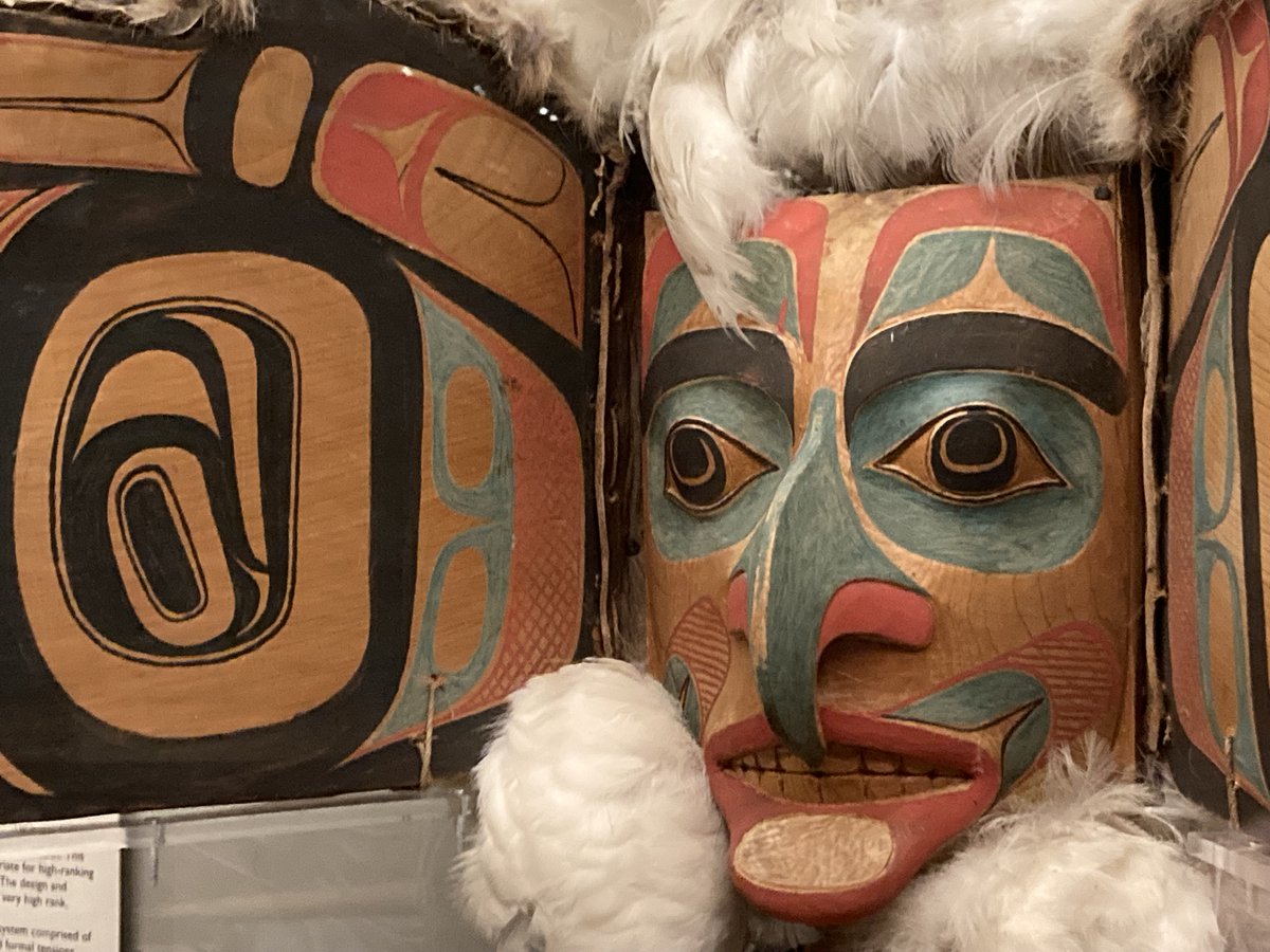Komen Gweennour evel a lârfe Koulizh Kedez ! Gweenn ar bobl Haida Gwaii <a href="/hg_institute/">Haida Gwaii Institute</a> da vezañ strobinellet gantañ en <a href="/Pitt_Rivers/">Pitt Rivers Museum</a>. GWEENN ar VRAN, evel BRAN ha BODUA en henvojennoù  keltiek, bet skultet gant Charles Edenshaw, den-meur hag arzour 'ne'añ: soundcloud.com/pittriversound…