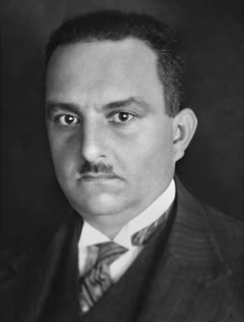 "Biz milliyetçiliği Türk için düşünmek, Türk için yaşamak anlarız."

Mahmut Esat Bozkurt