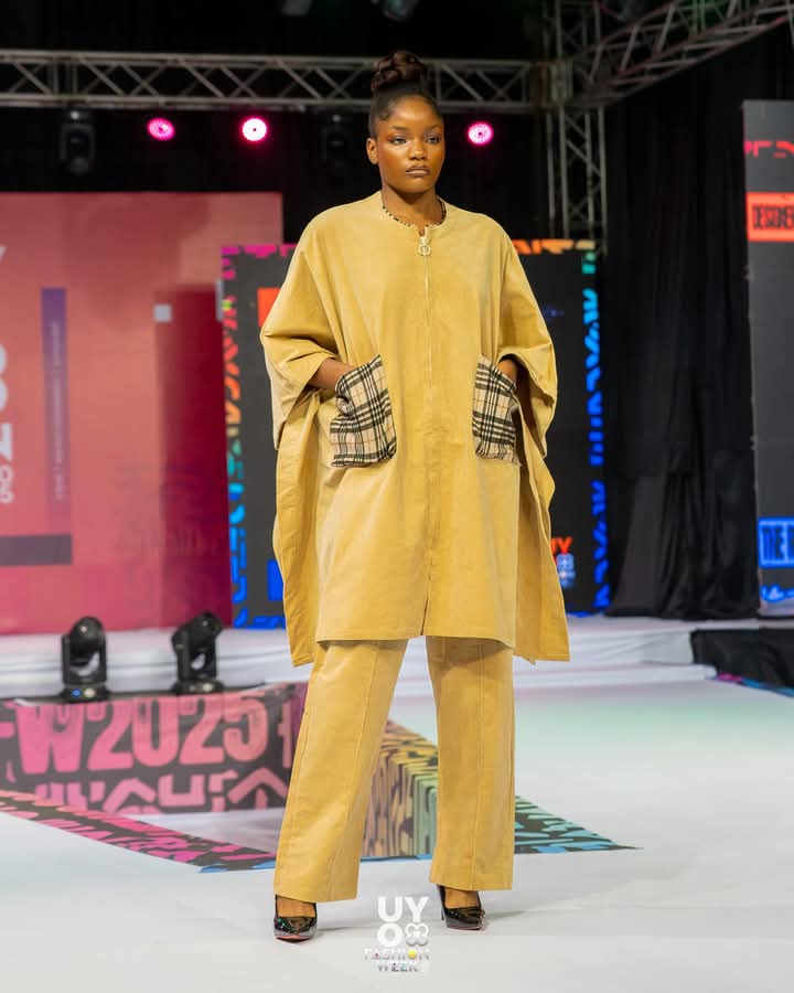 _Udeme_'s tweet photo. 📸 Models, designers, and pure creativity are owning the Uyo Fashion Week runway
Catch the magic live.
Venue: Ibom Hall, Uyo
Entry is free
@uyofashionweek
#UyoFashionWeek2025 #RunwayLive #StyledForTheWorld #Season4 https://t.co/iQWckXVtGj