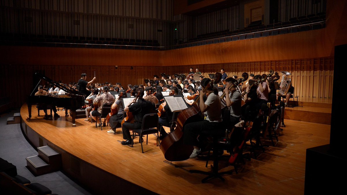 lang_lang's tweet image. Enjoying my time rehearsaing at Xi’an concert hall. What song would you be most excited to hear me play?