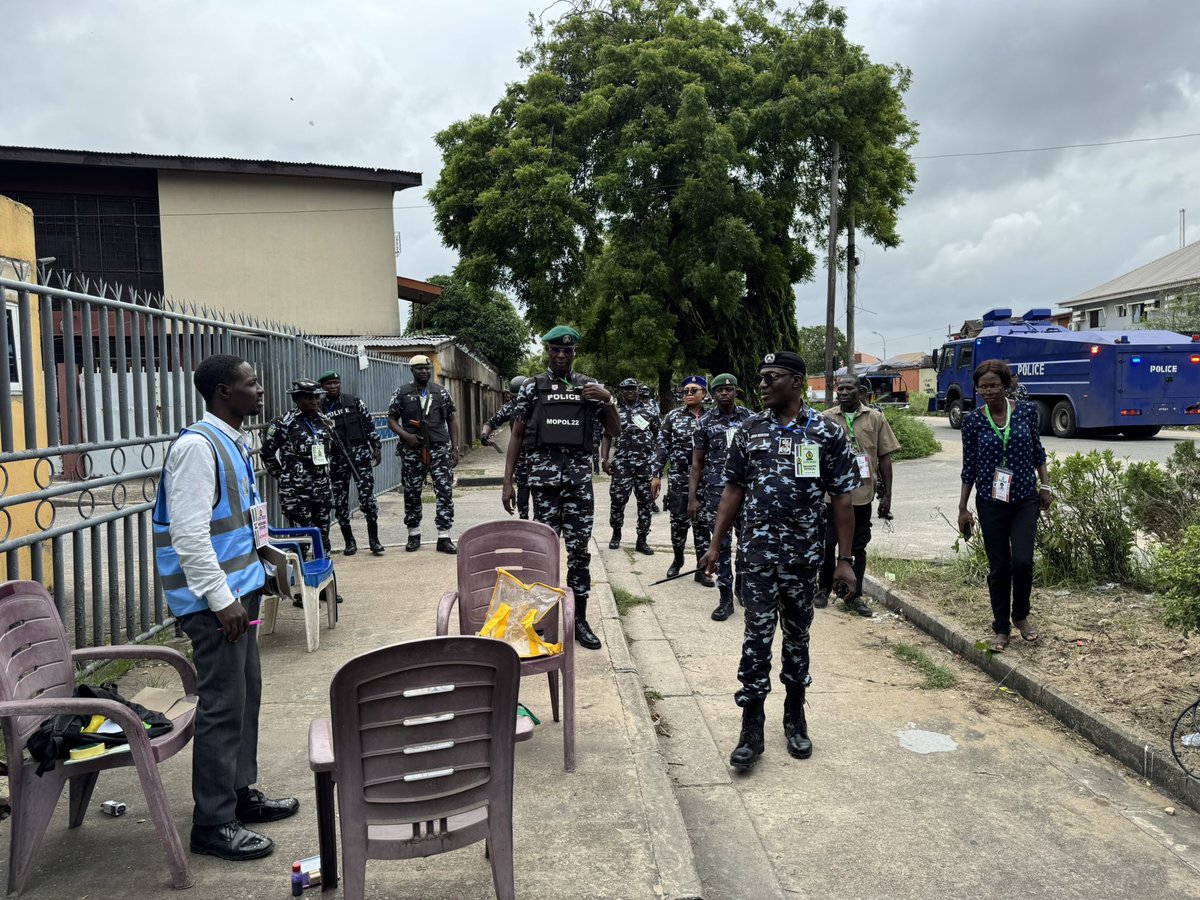 PredatorF2's tweet image. 📍Lagos State LG Election (Ongoing):

Voters are out to elect their preferred candidates. But will the people’s choice truly stand this time? Nigeria’s democracy faces yet another credibility test.
#LagosElections2025 #NigeriaDecides #DemocracyInQuestion