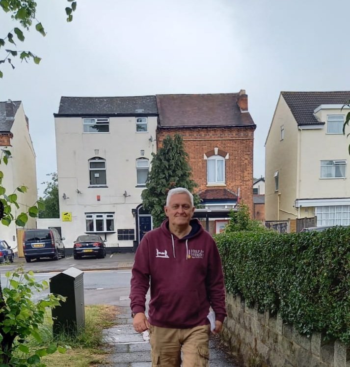 MickBrown3's tweet image. After a busy roving bureau including supporting several resident impacted by a large tree and catching up with a local Police officer, off to meet Wayne Henry and the amazing Pheonix United.