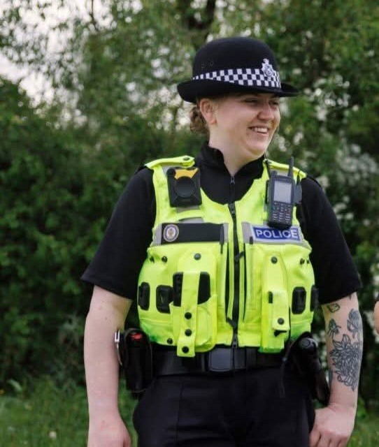 MickBrown3's tweet image. After a busy roving bureau including supporting several resident impacted by a large tree and catching up with a local Police officer, off to meet Wayne Henry and the amazing Pheonix United.