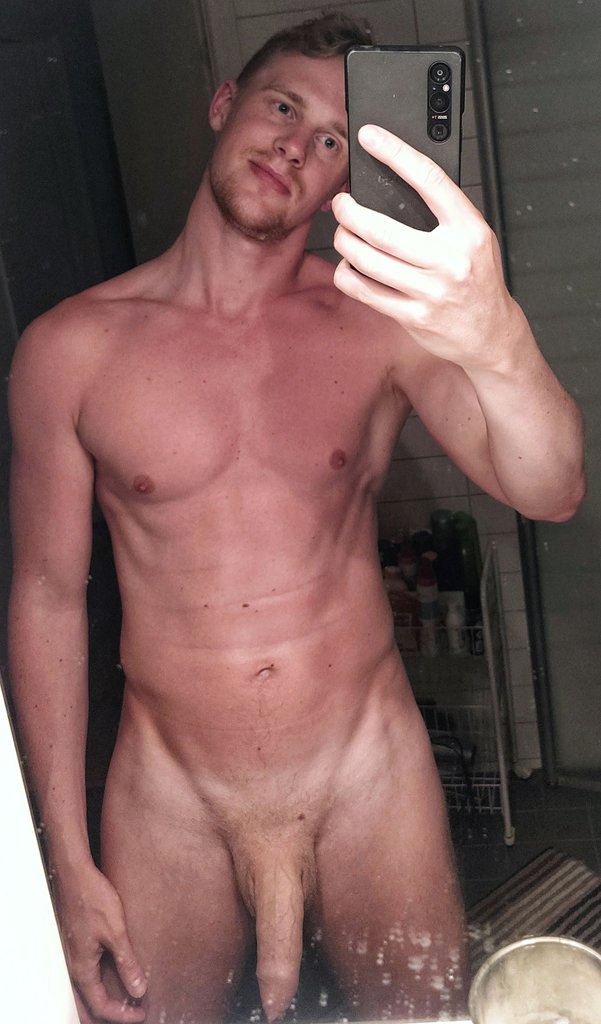 HowSwedeIsIt's tweet image. You think dad has a sexy body? ❤️