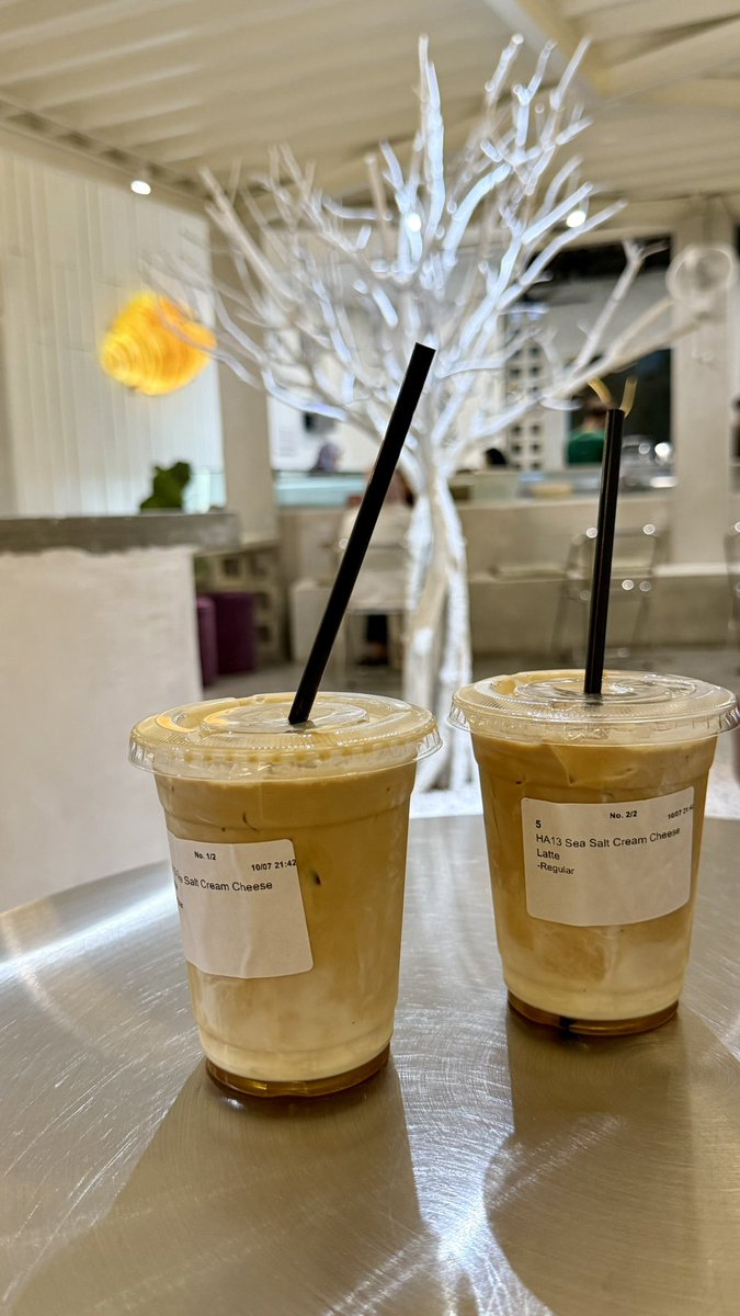 coffee. one of the little things in life that i always look forward to🤎✨

📍Hulu Island Cafe