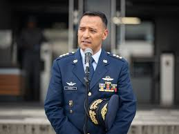 #Atención | El ministro de Defensa condenó los ataques con drones en Santander de Quilichao, Cauca, que dejaron dos policías heridos y una patrullera muerta: Maryory Ramos Mamián. El Gobierno ofreció hasta $200 millones de recompensa por los responsables. “La Fuerza Pública no