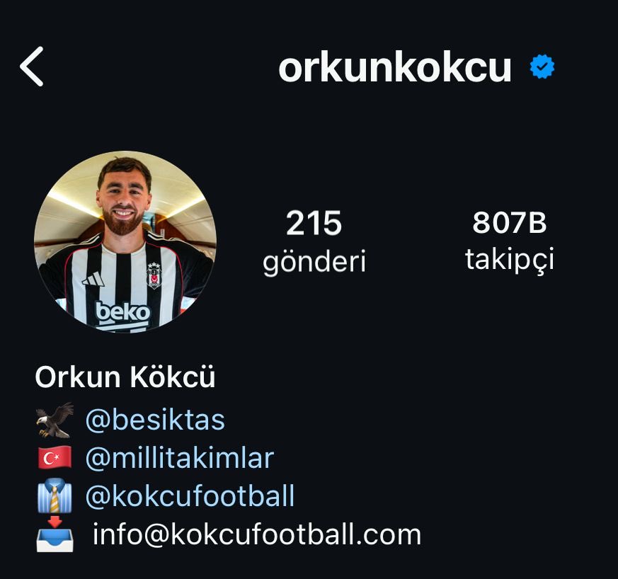 Eline telefonu alır almaz profil resmi yapmış kral