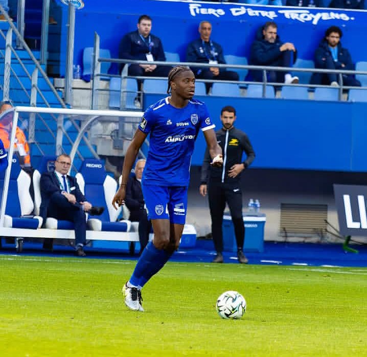 Junior Diaz🇨🇮 a fait son choix : il va rejoindre le Stade Brestois ! 🔴⚪️

🩺 Visite médicale prévue ce dimanche.

🗞️<a href="/Santi_J_FM/">Santi Aouna</a>
