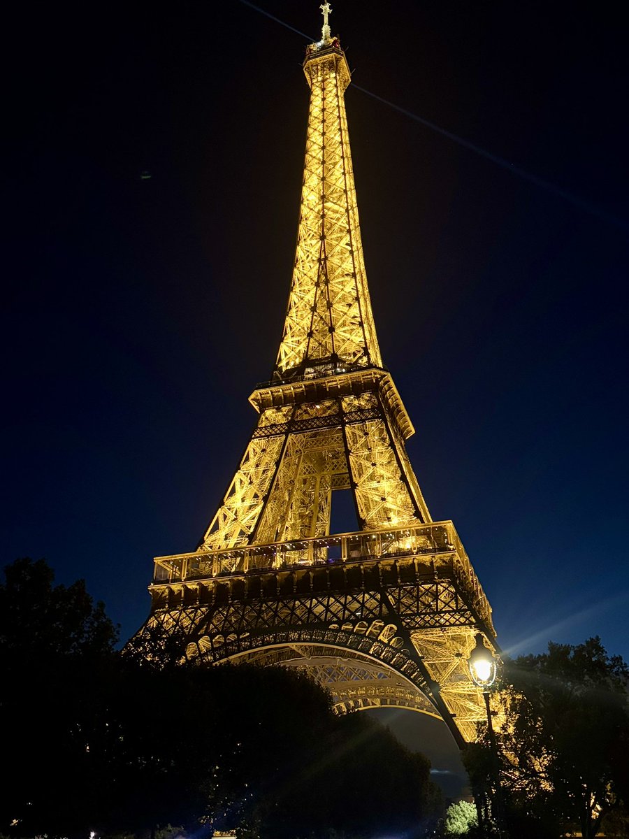 Just returned from Johnson’s first ever <a href="/EFtours/">EF Educational Tours</a> trip to London &amp; Paris! 🇬🇧🇫🇷

Any Johnson families interested in participating in future tours, please reach out to Mr. Claussen!