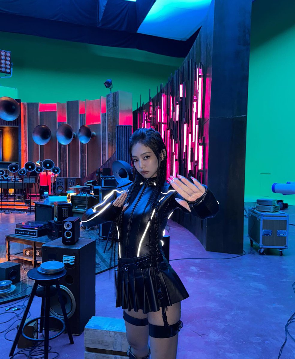 b ✧ eel tweet media