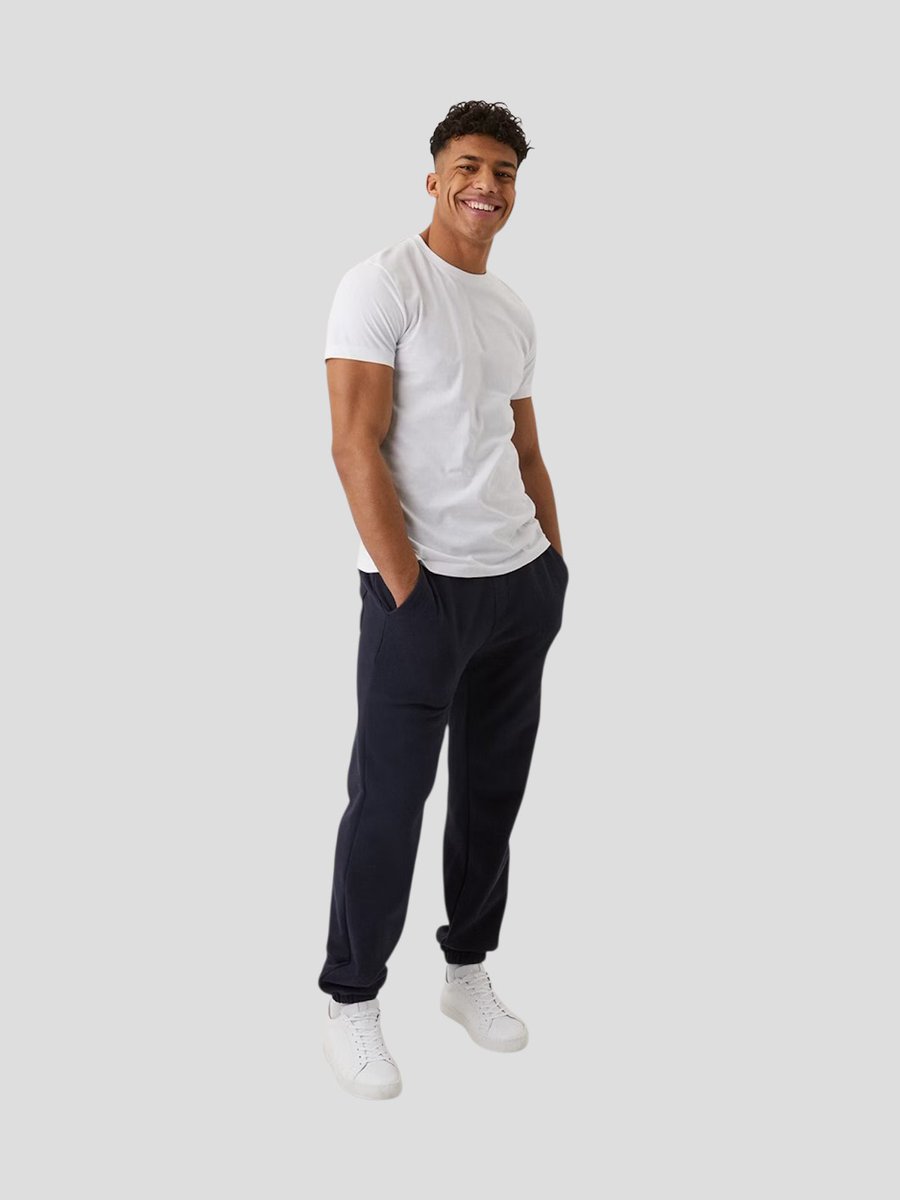 Fit bir görünüm sunacak modal tshirt gün boyu rahatlık sunar!

#1v1y #alışveriş #tshirt #1v1ywear #1v1ycom