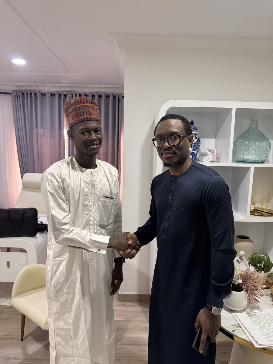UIShehu_'s tweet image. I had the privilege of meeting with O’tega Ogra @otegaogra, Senior Special Assistant to the President on New Digital Media, in Abuja. We had a meaningful discussion on how digital media is being effectively used to reshape Nigeria’s narrative, promote transparency, and bridge the…