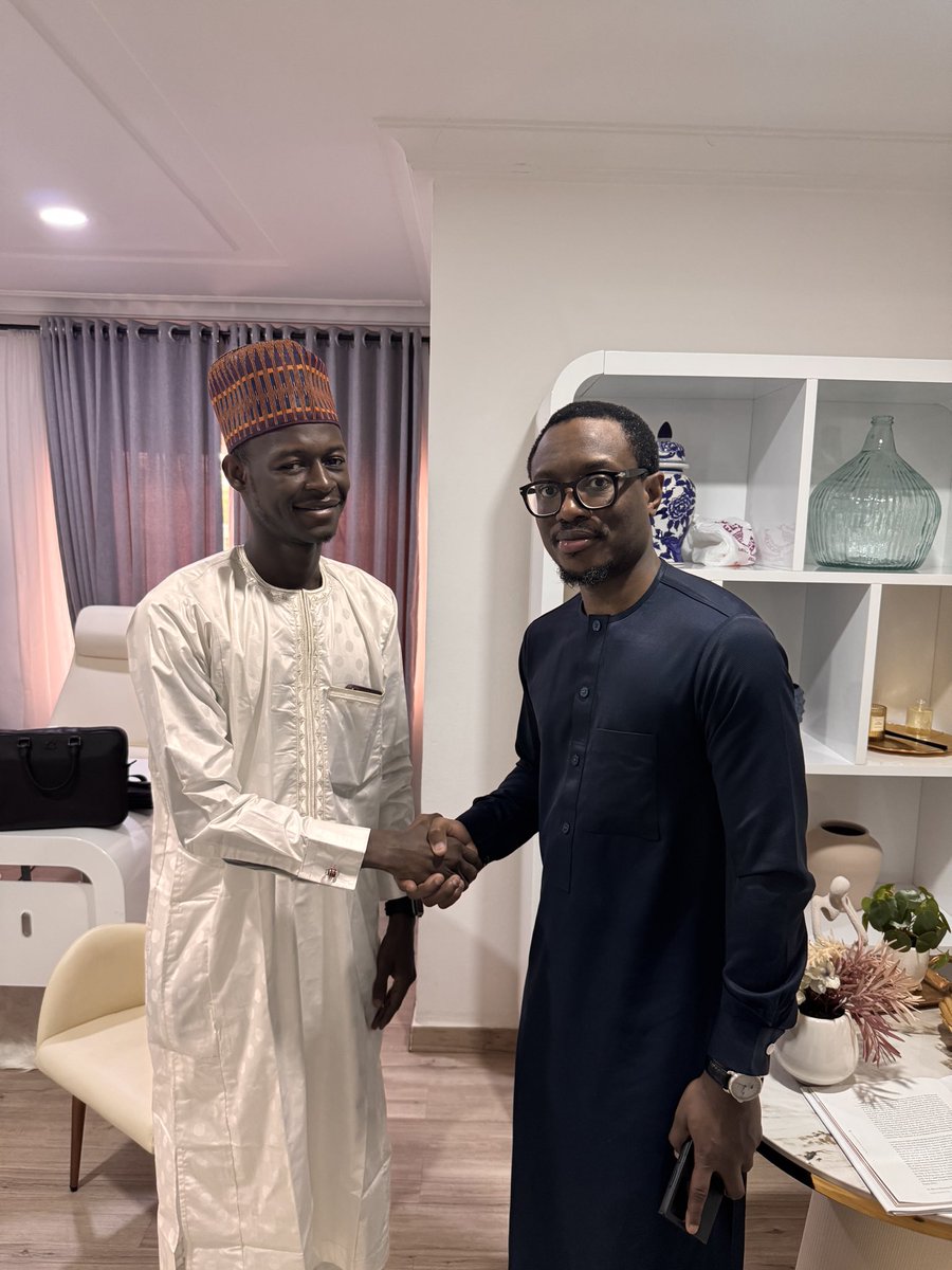 UIShehu_'s tweet image. I had the privilege of meeting with O’tega Ogra @otegaogra, Senior Special Assistant to the President on New Digital Media, in Abuja. We had a meaningful discussion on how digital media is being effectively used to reshape Nigeria’s narrative, promote transparency, and bridge the…