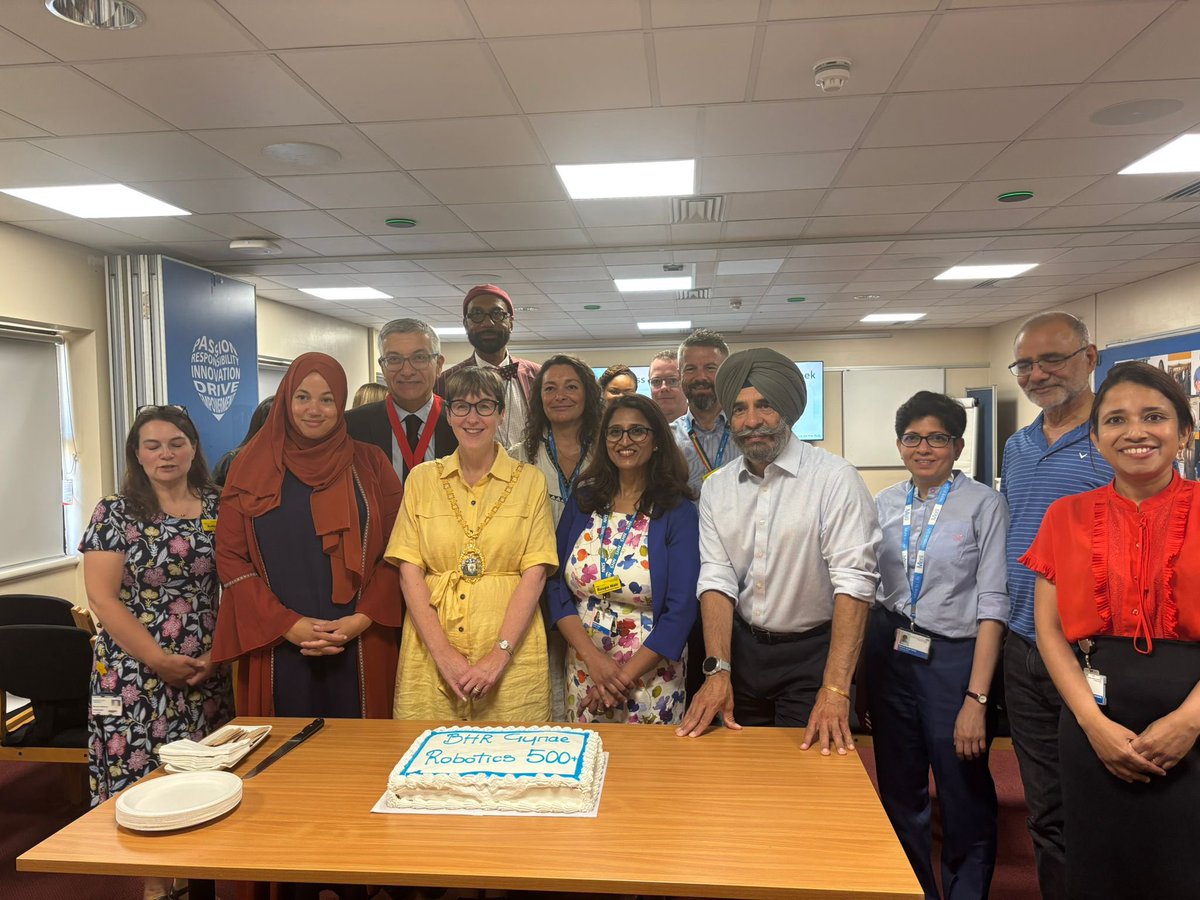 Jas_Athwal's tweet image. Yesterday I was at King George Hospital to celebrate the completion of over 500 robotic gynae surgeries at @BHRUT_NHS.
This robotic surgery prevents doctor fatigue, increases accuracy and means more surgeries daily.
This is one of the innovative steps @BHRUT_NHS is taking to…