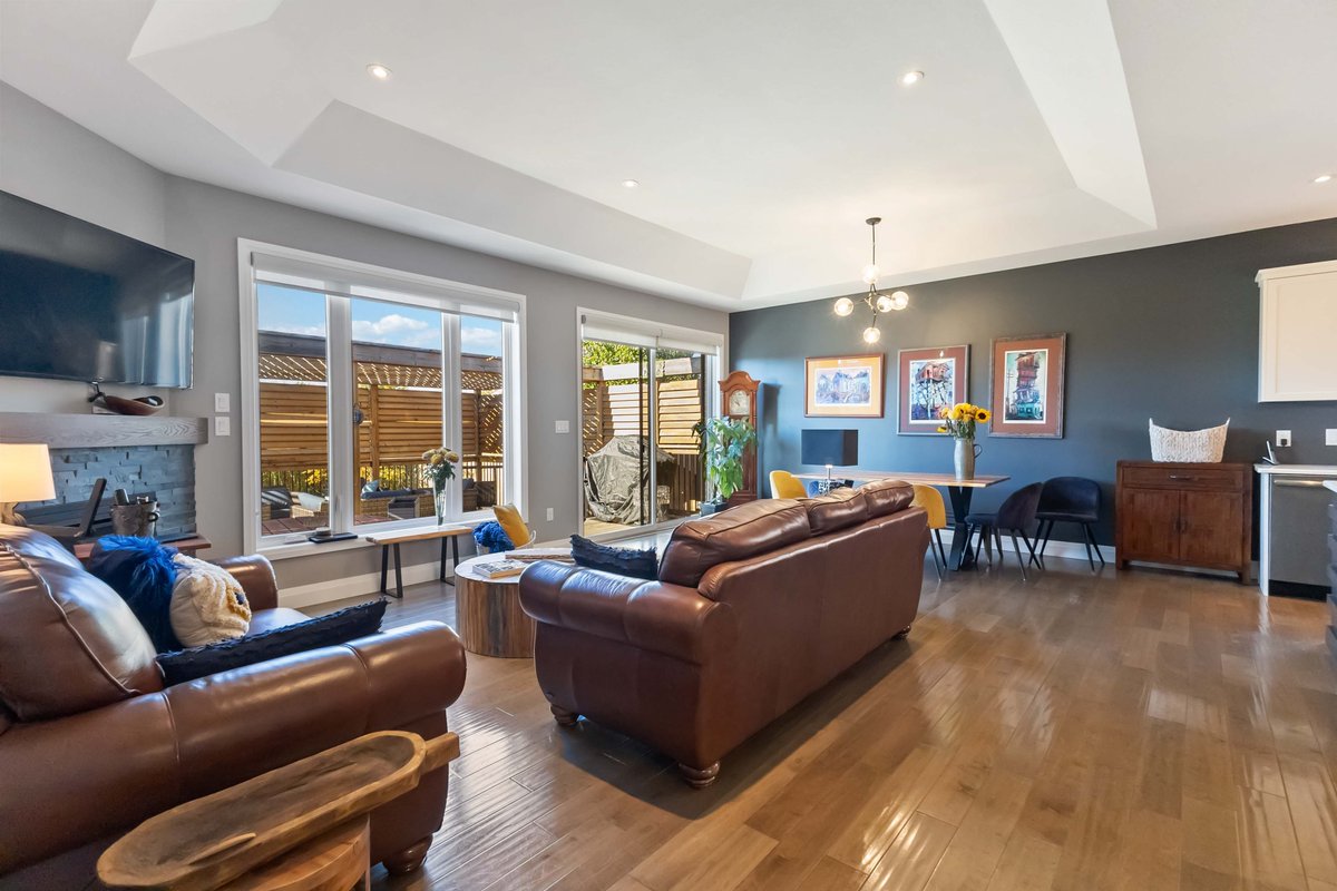 TeamGlasser's tweet photo. This beautifully designed all-brick bungalow offers the perfect blend of comfort and function with 2+1 bedrooms, a main-floor den, and 3 full baths.

This home checks every box for relaxed, active living—inside and out.

#TeamGlasser https://t.co/TRhtFefyZg