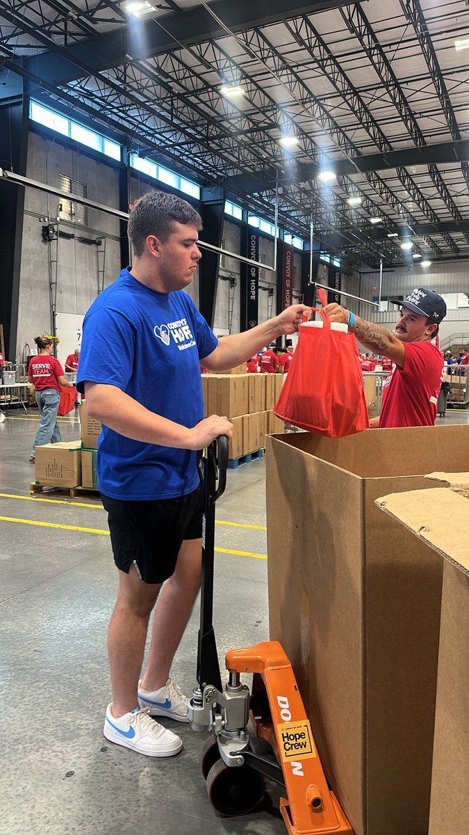 jphuno.nunu (@jeremiahhorn10) on Twitter photo Thanks to Convoy of Hope for inviting us out to help bag groceries for local families and families in Texas who lost everything from the flood. <a href="/sbubearcats_fb/">SBU Football</a> <a href="/CoachRu_/">Coach Mason Ruzicka M. Ed.</a>
Thanks to everyone of my brothers that came out!
Happy to be able to help out from Missouri. Thanks to Convoy of Hope for inviting us out to help bag groceries for local families and families in Texas who lost everything from the flood. <a href="/sbubearcats_fb/">SBU Football</a> <a href="/CoachRu_/">Coach Mason Ruzicka M. Ed.</a>
Thanks to everyone of my brothers that came out!
Happy to be able to help out from Missouri.