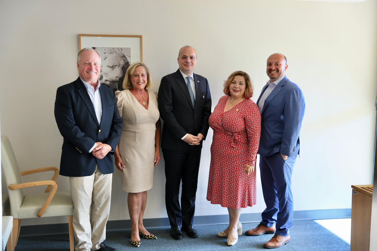 IgliHasani's tweet image. On the sidelines of the #DubrovnikForum2025, I held productive bilateral meetings with the Foreign Ministers of 🇺🇦 Ukraine and 🇬🇪 Georgia, the Minister for European Affairs of 🇨🇿 Czechia, members of the 🇺🇸 U.S. Congress, and the OSCE High Commissioner on National Minorities.
We…