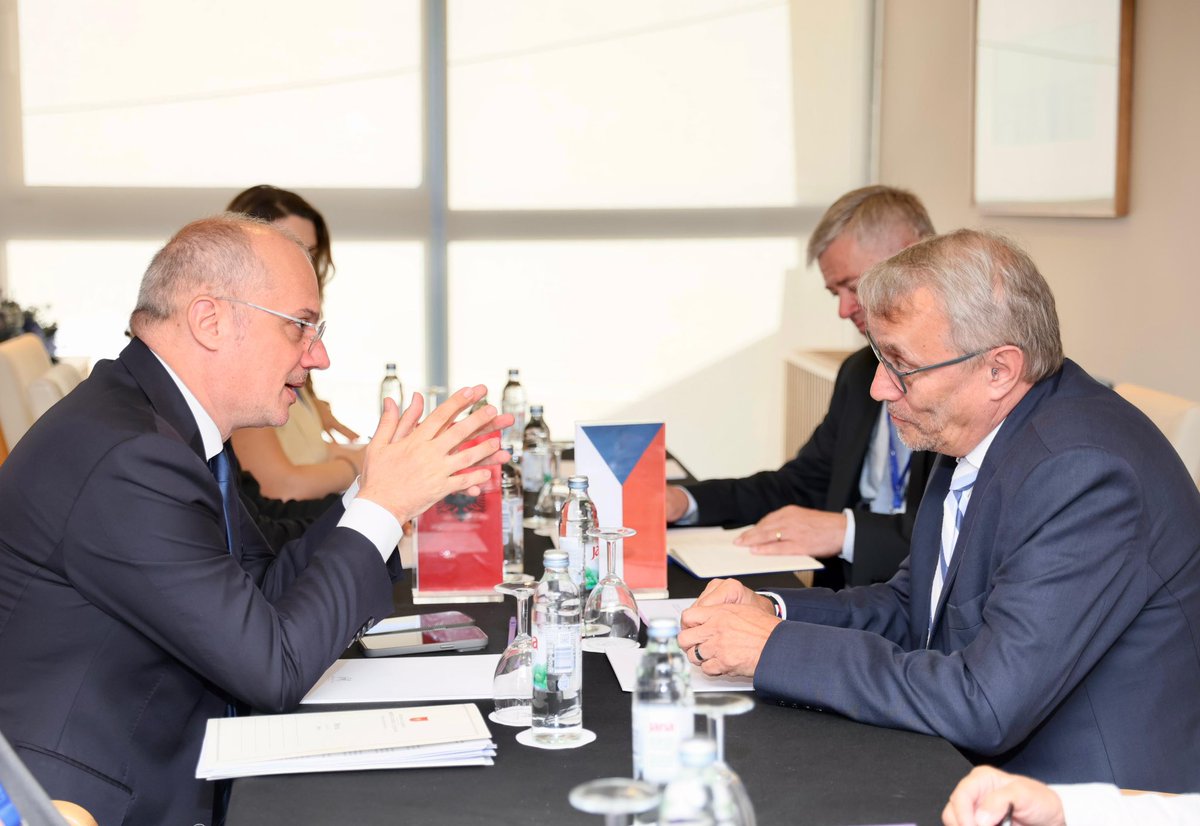 IgliHasani's tweet image. On the sidelines of the #DubrovnikForum2025, I held productive bilateral meetings with the Foreign Ministers of 🇺🇦 Ukraine and 🇬🇪 Georgia, the Minister for European Affairs of 🇨🇿 Czechia, members of the 🇺🇸 U.S. Congress, and the OSCE High Commissioner on National Minorities.
We…