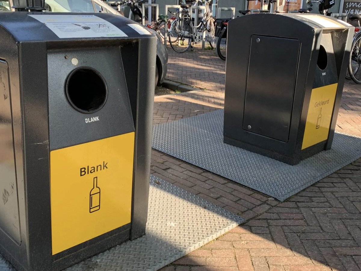 Waar gaat het heen met dit land?! Zelfs de glasbakken zijn tegenwoordig racistisch 😱