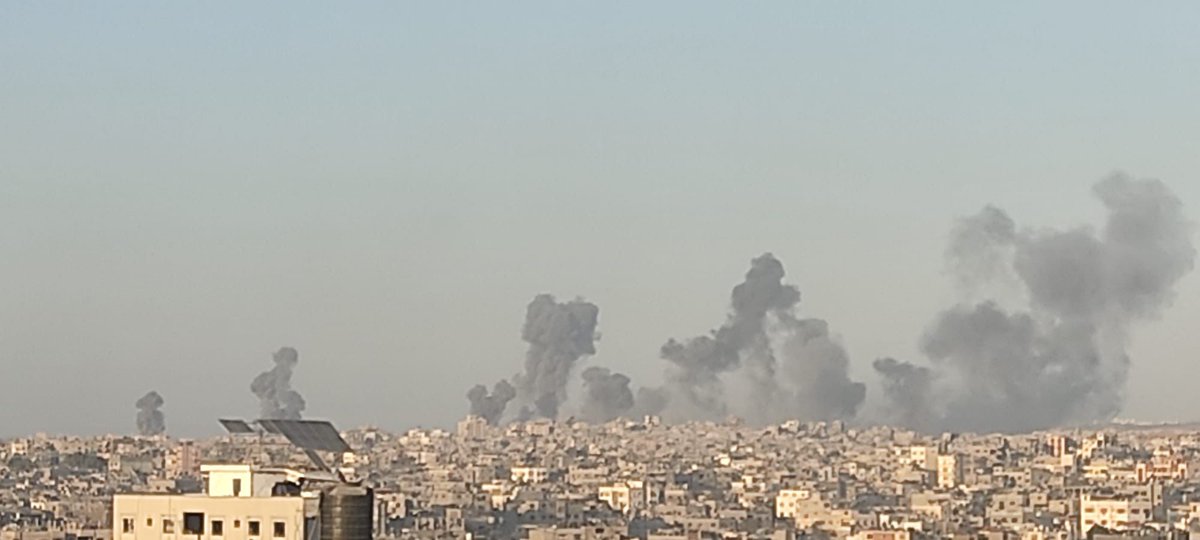 #عاجل | الطائرات الإسرائيلية تشن أكثر من 30 غارة جوية بحزام ناري على مدينة بيت حانون.