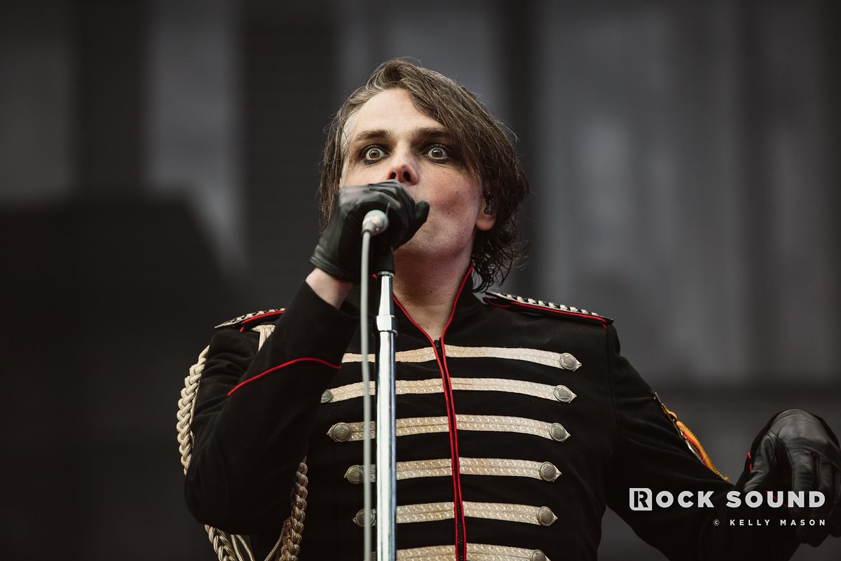 gerard way, your mind is absolutely fascinating.

does it ever drive you crazy...