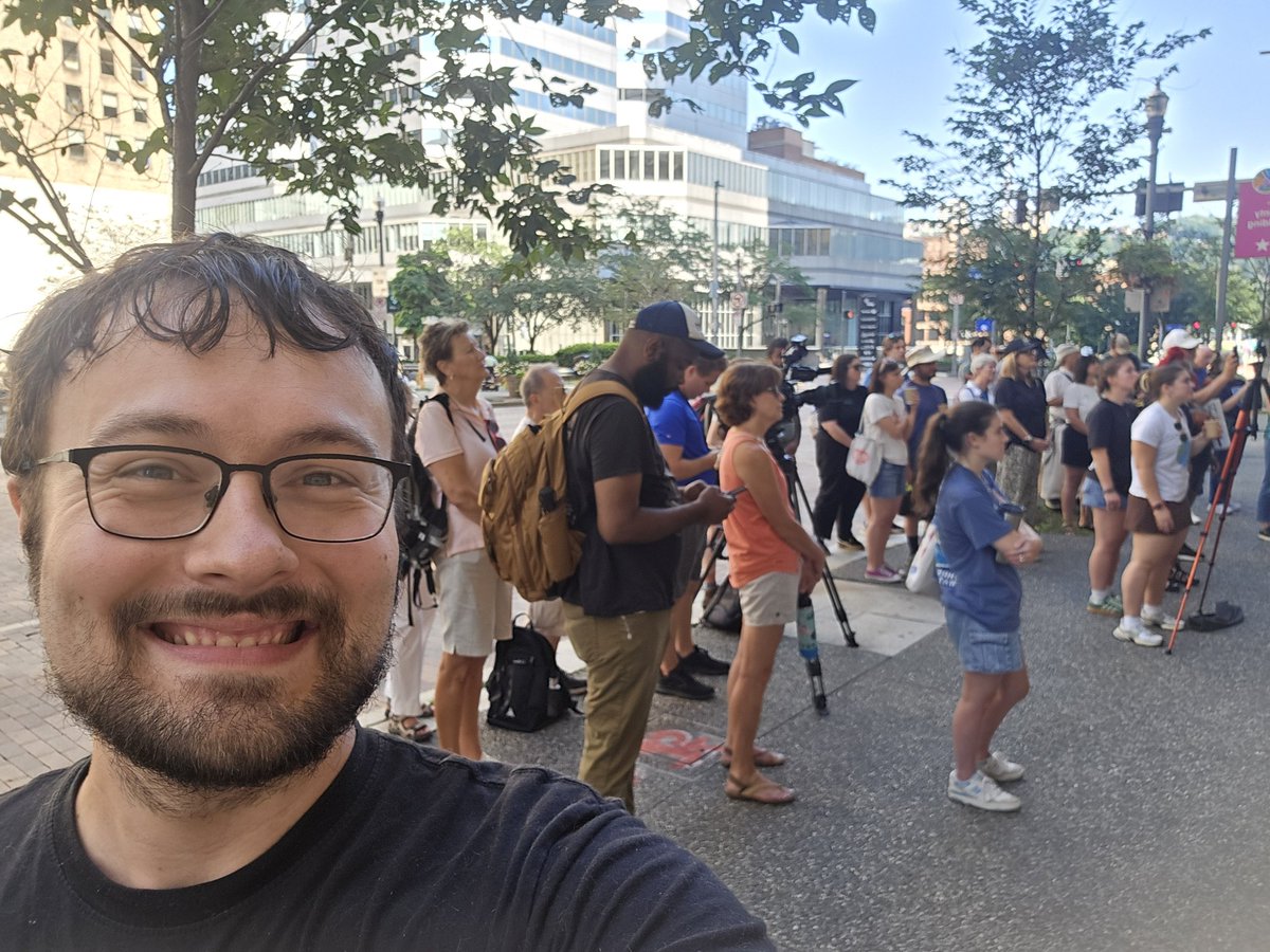 roseforacc's tweet image. I was proud to stand up for our environment at Pittsburgh's Environmental Action Day! We need clean air to breathe and clean water to drink. My commitment to that goal is rock solid.
Also, a big shoutout to the "Raging Grannies" for standing up for the next generation.