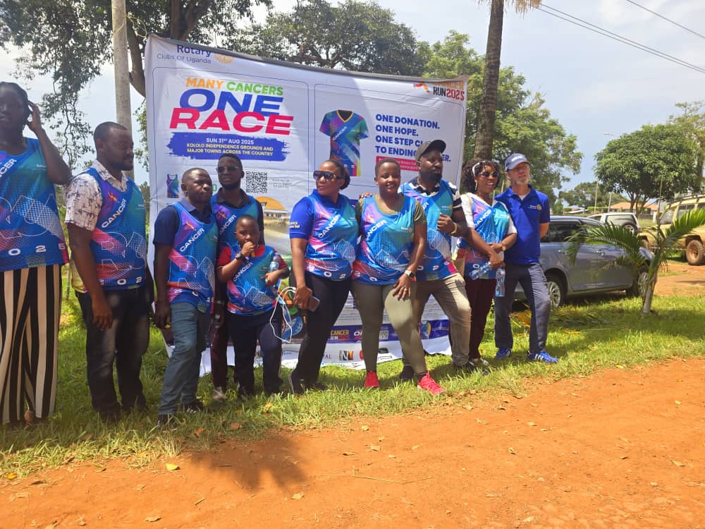 RcEntebbeBase1's tweet image. Today, we joined the Rotarians, Rotaractors, and Friends of Rotary 💙💛 @rotaryd9214 to Launch of the @UgRotaryCancerP and a Free Medical Camp happening at Mayor’s Garden, Entebbe.
A wide range of services were offered, including:
✅ Cancer Screening
✅ Blood Donation
✅ HIV…