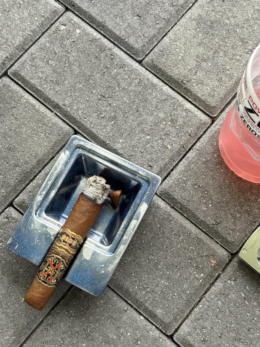 RadResinCo's tweet image. Nothing cooler than seeing my creations being put to good use๐จ A Rad Resin Co. customer sent this shot enjoying his custom Father's Day ashtray. Nothing better!