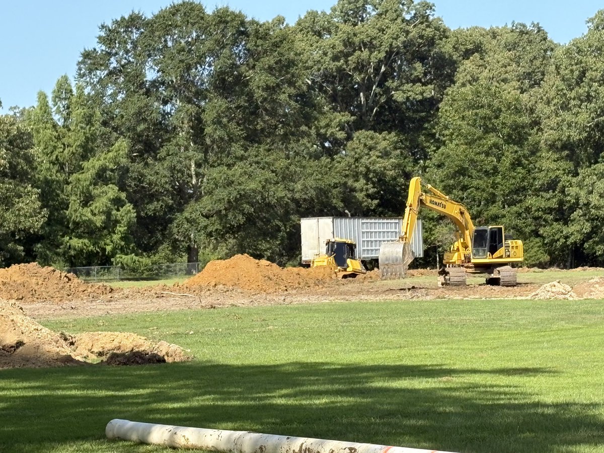 barkleybridge's tweet photo. Here we go! Construction for our new gym has started!! https://t.co/2uHbMDsTXg