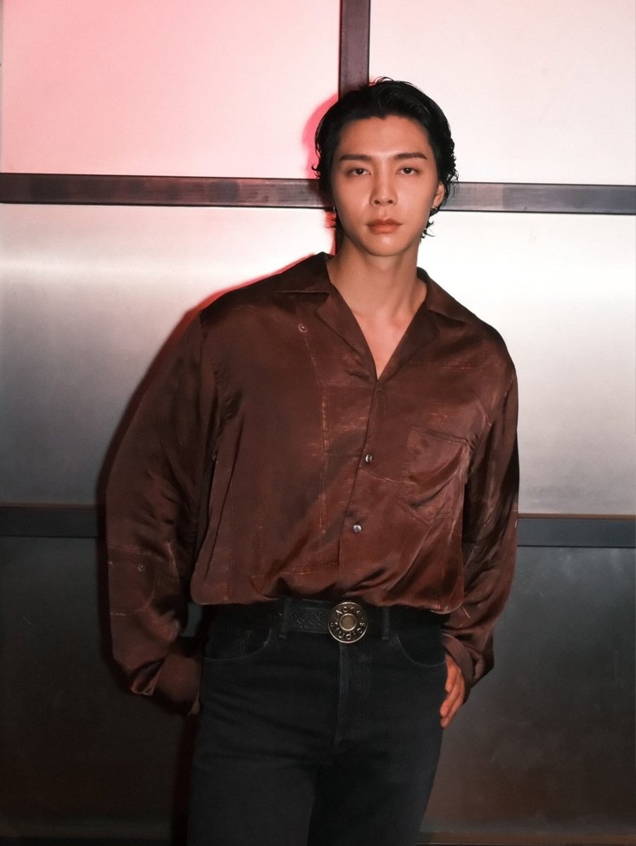 ฮีเก่งอะะะ555555+
ภายในวันเดียว ฉีกหมดไม่สน​ เสื้อผ้าเปลี่ยน​อินเนอร์เปลี่ยน​

กลางวันเป็นหนุ่มน้อยขี้เล่นพาทัวร์ร้าน​
หัวค่ำ​ neat เจอแขก
ตกดึกคือพี่ไม่สนไรแล้ว​ค่ะะ จัดซาตินให้สาวอกแตก

#AcneStudiosXJOHNNYSUH
#AcneStudios 
#JOHNNY​ #JOHNNYSUH
<a href="/acnestudios/">Acne Studios</a>