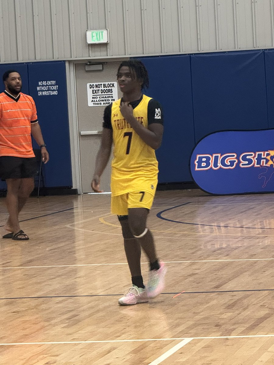 BIG SH🏀TS tweet media