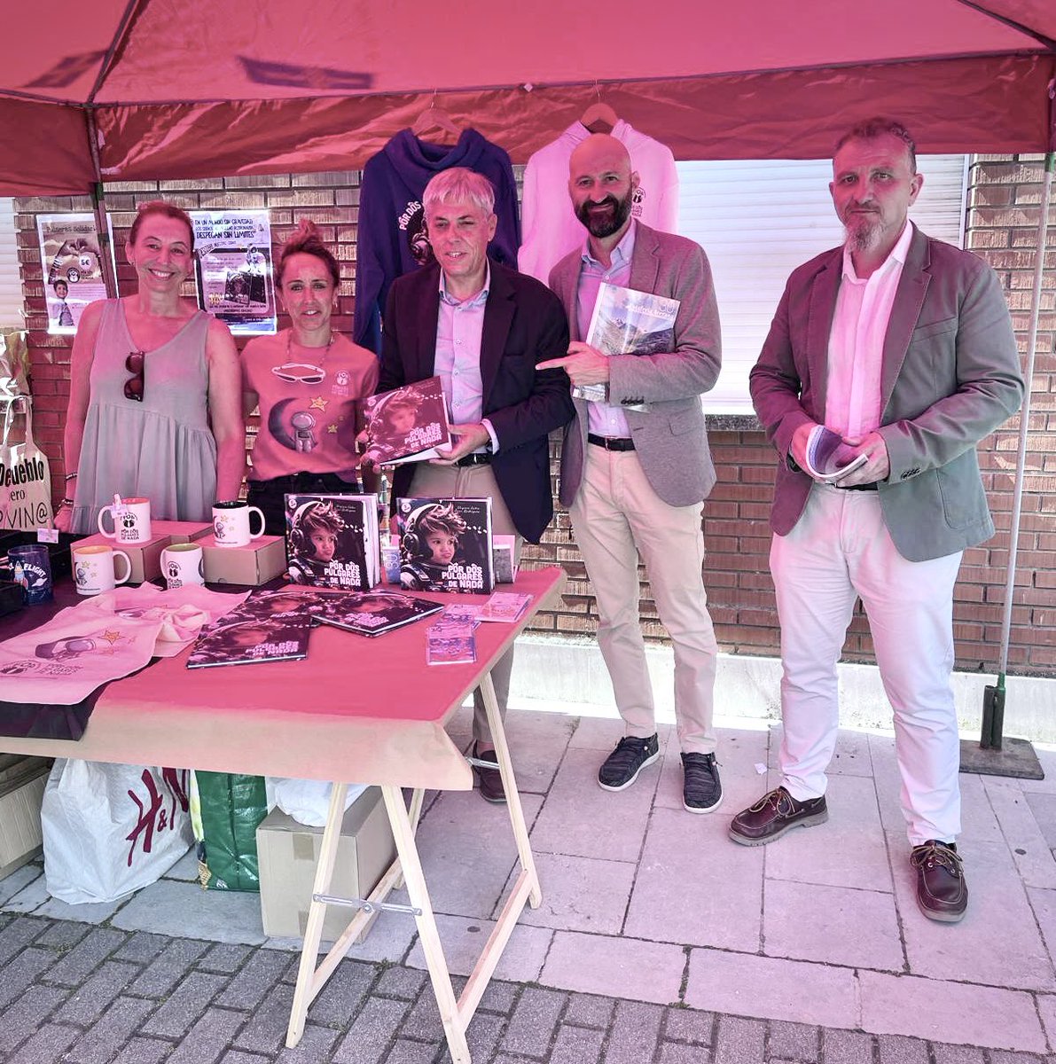 Educar06Diego's tweet photo. Saludamos a las voluntarias de la Fundación @pordospulgares presentes en el Encuentro de las #Polas, y les transmito el apoyo de la @jcyl en su campaña para recabar fondos para investigar sobre la Fibrodisplasia Osificante Progresiva (FOP). 👏🏻👏🏻 https://t.co/pxnUPjBBzo