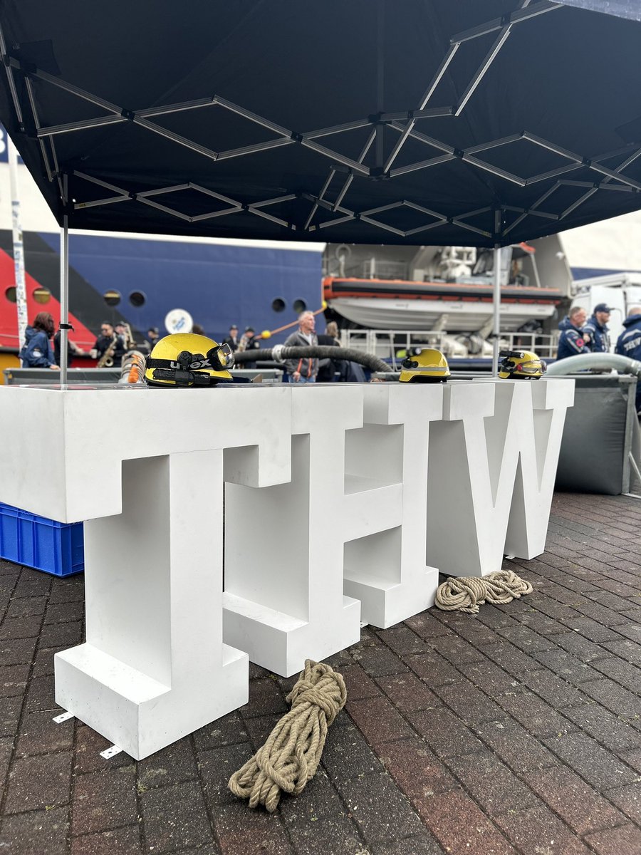 BBK (@bbk_bund) on Twitter photo Der Bevölkerungsschutztag in Rostock war ein voller Erfolg! Über 20 Akteure aus Zivil- und Katastrophenschutz kamen unter dem Motto " Wasser – Ressourcen nutzen, Risiken meistern" zusammen. Der Bevölkerungsschutztag wird vom <a href="/BMI_Bund/">Bundesministerium des Innern</a> , <a href="/innen_mv/">Innenministerium MV</a> und BBK ausgerichtet. Der Bevölkerungsschutztag in Rostock war ein voller Erfolg! Über 20 Akteure aus Zivil- und Katastrophenschutz kamen unter dem Motto " Wasser – Ressourcen nutzen, Risiken meistern" zusammen. Der Bevölkerungsschutztag wird vom <a href="/BMI_Bund/">Bundesministerium des Innern</a> , <a href="/innen_mv/">Innenministerium MV</a> und BBK ausgerichtet.