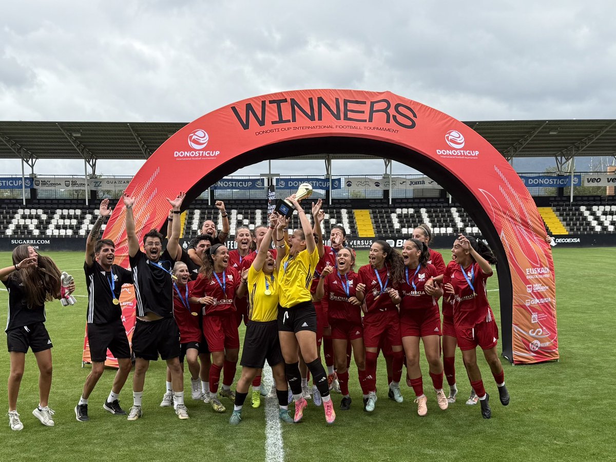 👏 ¡Enhorabuena a los y las ganadoras de esta edición de la #DonostiCup!
Gracias a la organización por un torneo inolvidable, con diversidad, deporte femenino y espíritu de respeto.
💙 ¡Gipuzkoa sigue siendo ejemplo de juego limpio y convivencia!