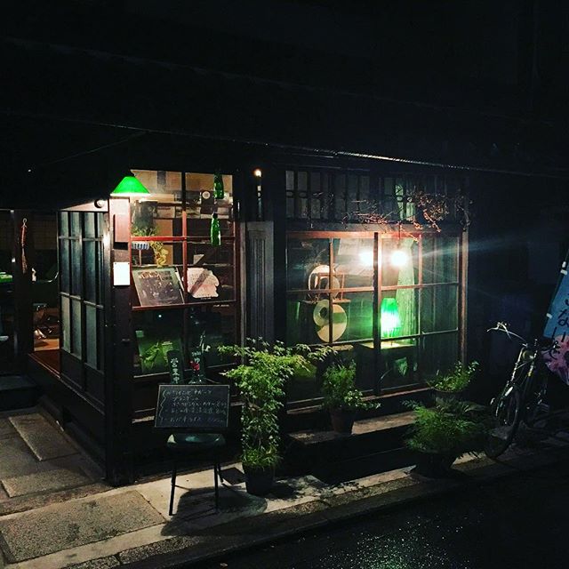 営業中　深夜1:18