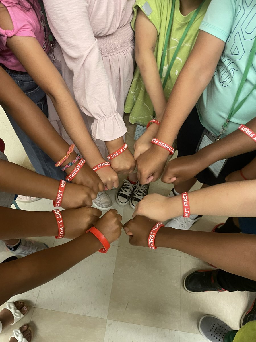 CSL_BelPreElem's tweet image. CONGRATULATIONS ELO ATTENDANCE PANDAS! Mrs. Cho, our wonderful school’s counselor, and I handed out over 100 wristbands to students who showed up every day this week. Come on Pandas-let’s earn more next week! @BelPrePandas @CSMCPS_Leader @CSconnect_MCPS @MCPS @LearnerDSLI