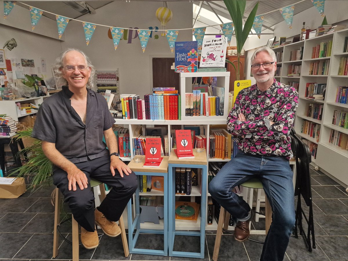 Awen_Books's tweet image. All set up for tonight's #booklaunch at @caperoxford with Alistair McNaught's new novel The City by the Sea - a vision of a place not here, but strangely familiar- and dark! Come and join us! Opens at 5.30pm for a couple of hours...
