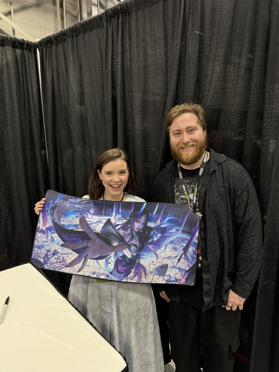 MythmakerRabbit's tweet image. REMEMBER THE PLACIDIUM! 💜

So happy to share that I met the amazing @CheramiLeigh ! Aka THE Xan Irelia the Blade Dancer! 💜

It was truly a dream experience she was so incredibly kind, I shared my love for all her works and of course my true adoration for her role as Irelia! 💜