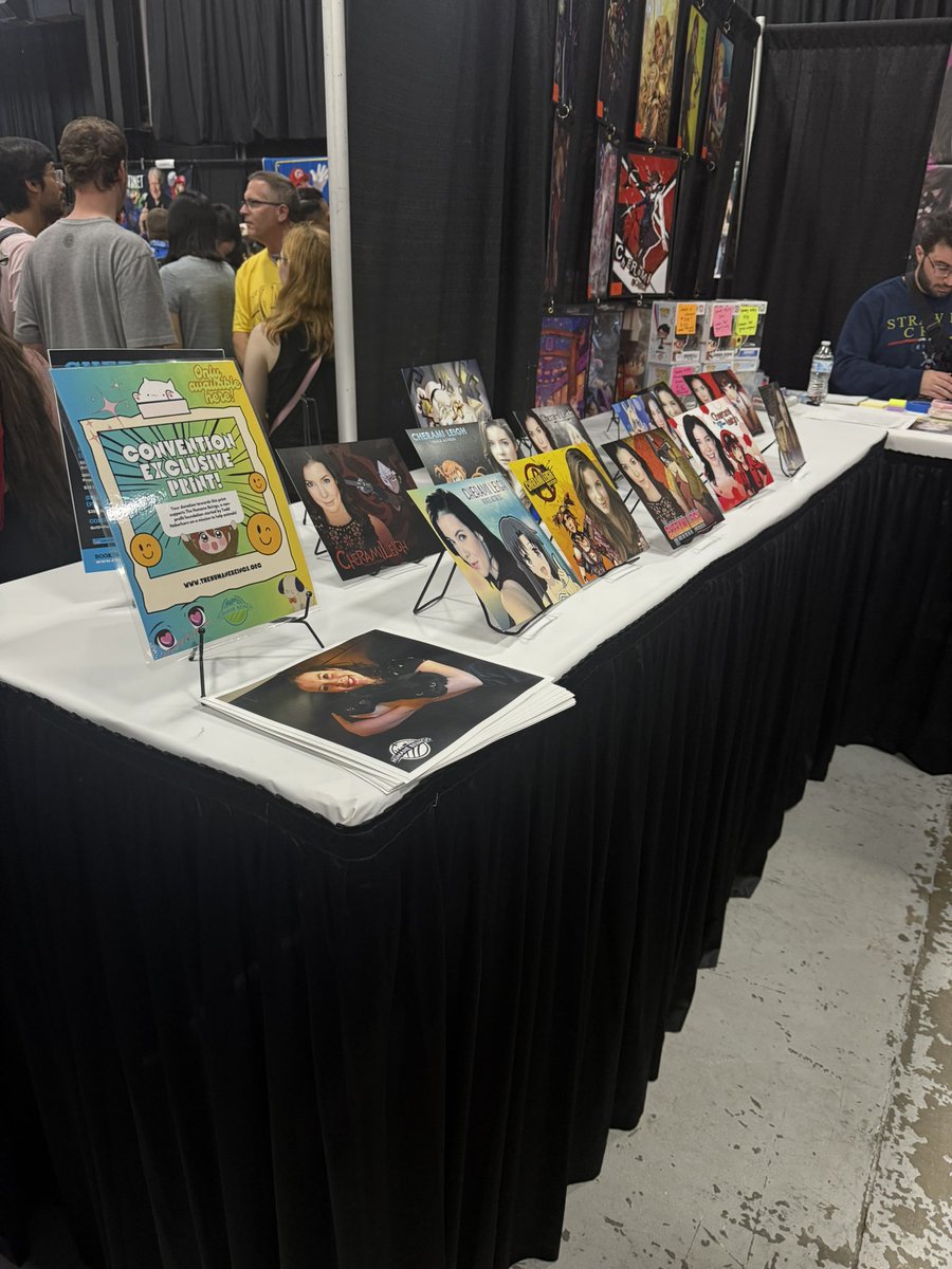 MythmakerRabbit's tweet image. REMEMBER THE PLACIDIUM! 💜

So happy to share that I met the amazing @CheramiLeigh ! Aka THE Xan Irelia the Blade Dancer! 💜

It was truly a dream experience she was so incredibly kind, I shared my love for all her works and of course my true adoration for her role as Irelia! 💜