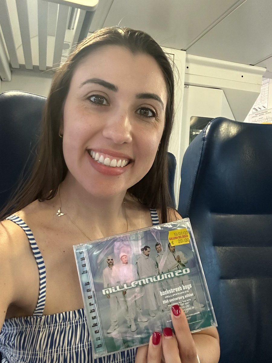 brianne2k's tweet image. got my hands on a copy of Millennium 2.0 in Florence, Italy!!! it was a quest, but I found my beloved @backstreetboys 💙