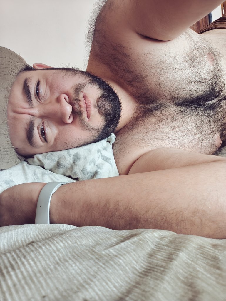 Rubyk_Marc's tweet image. La cama no me quiere soltar aiuraaaa, buenos días y bonito sábado
