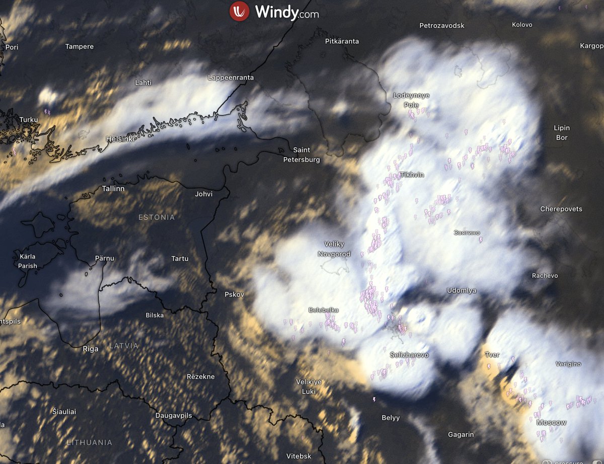 kairokiitsak's tweet image. Severe thunderstorms over W-Russia, moving towards St. Petersburg and NE Estonia.